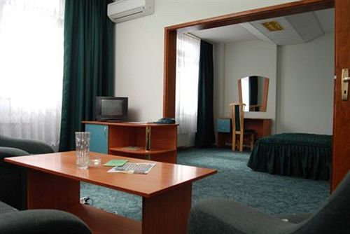 Elbrus Hotel Pazardżik Zewnętrze zdjęcie