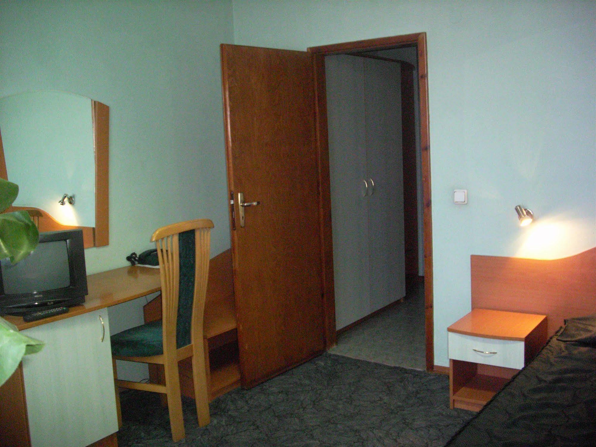 Elbrus Hotel Pazardżik Zewnętrze zdjęcie