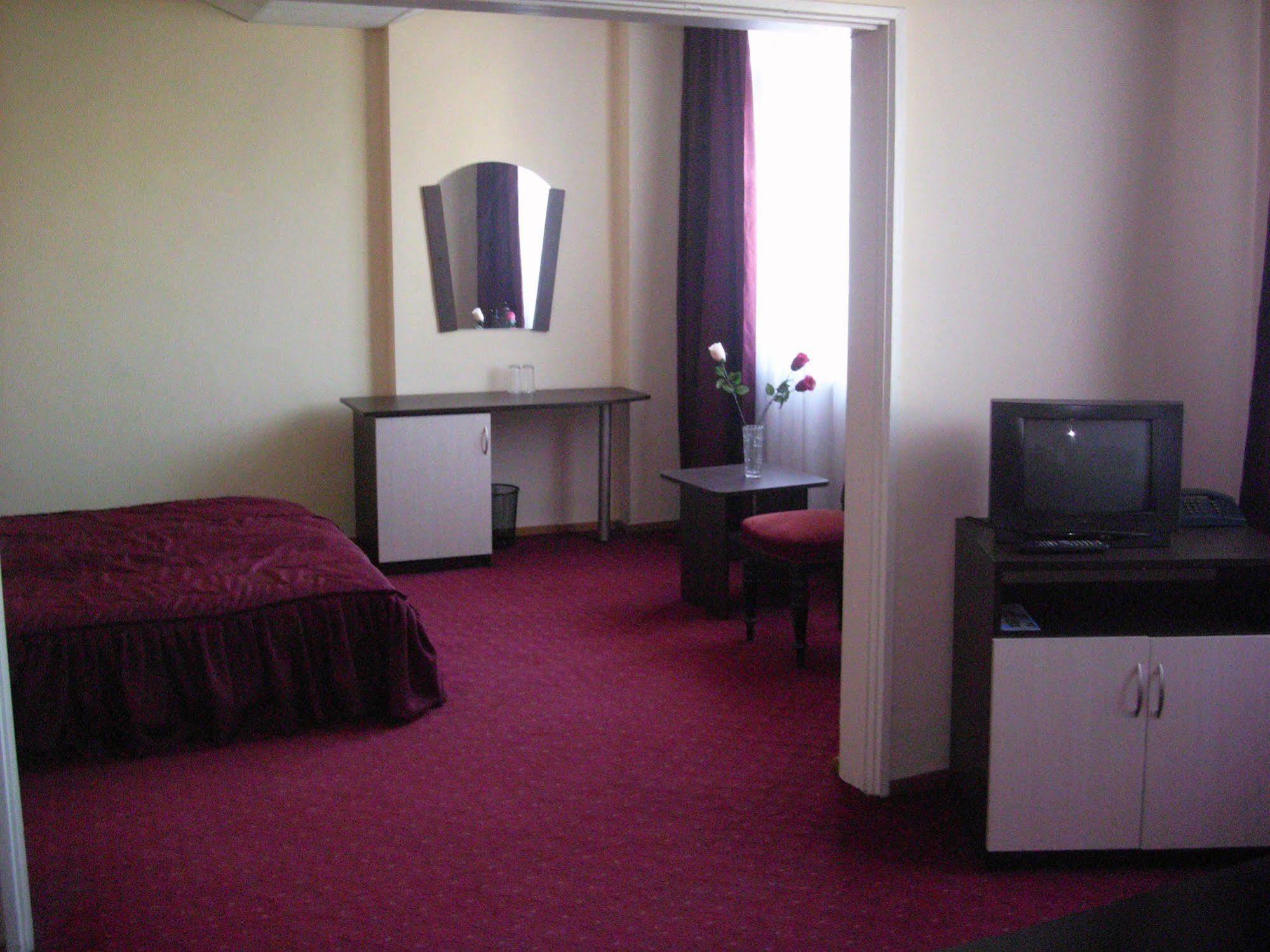 Elbrus Hotel Pazardżik Zewnętrze zdjęcie